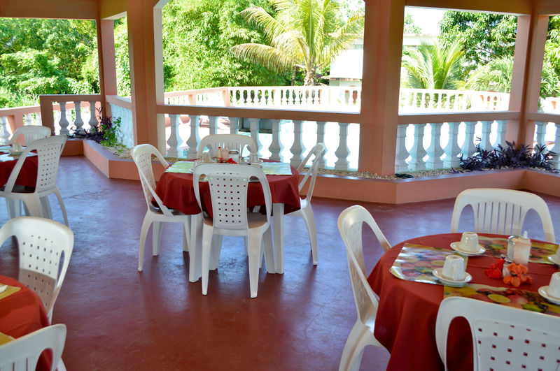 Hidden Paradise Resort Hotel Negril Esterno foto